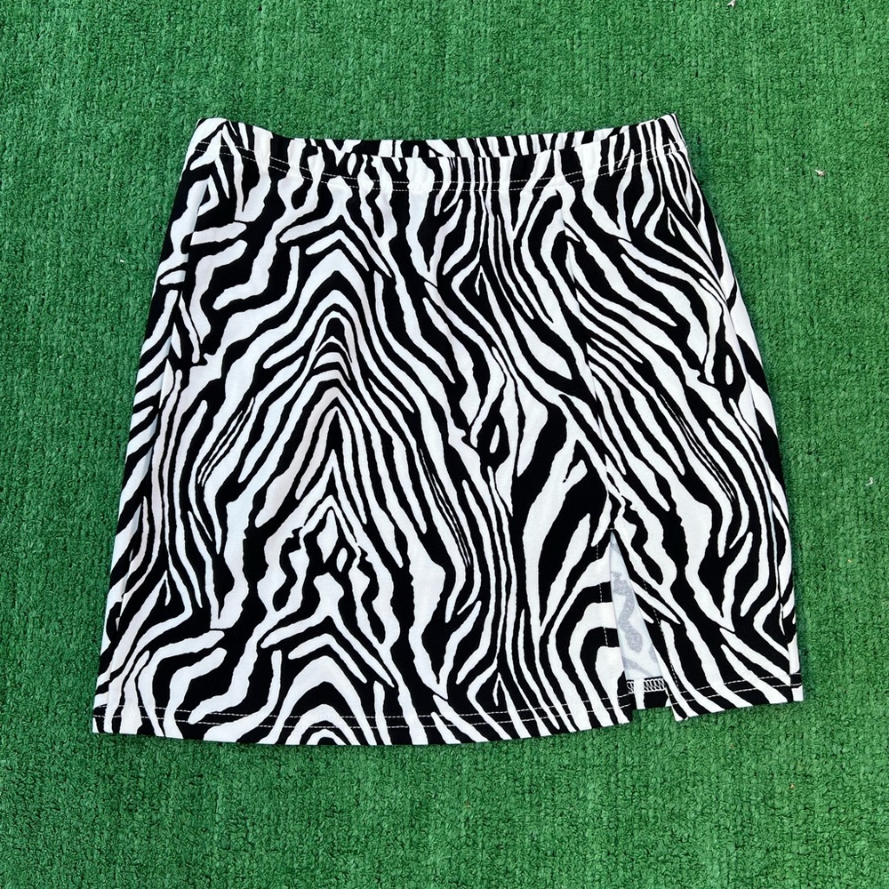 White Striped Patterned SHEIN Mini Skirt